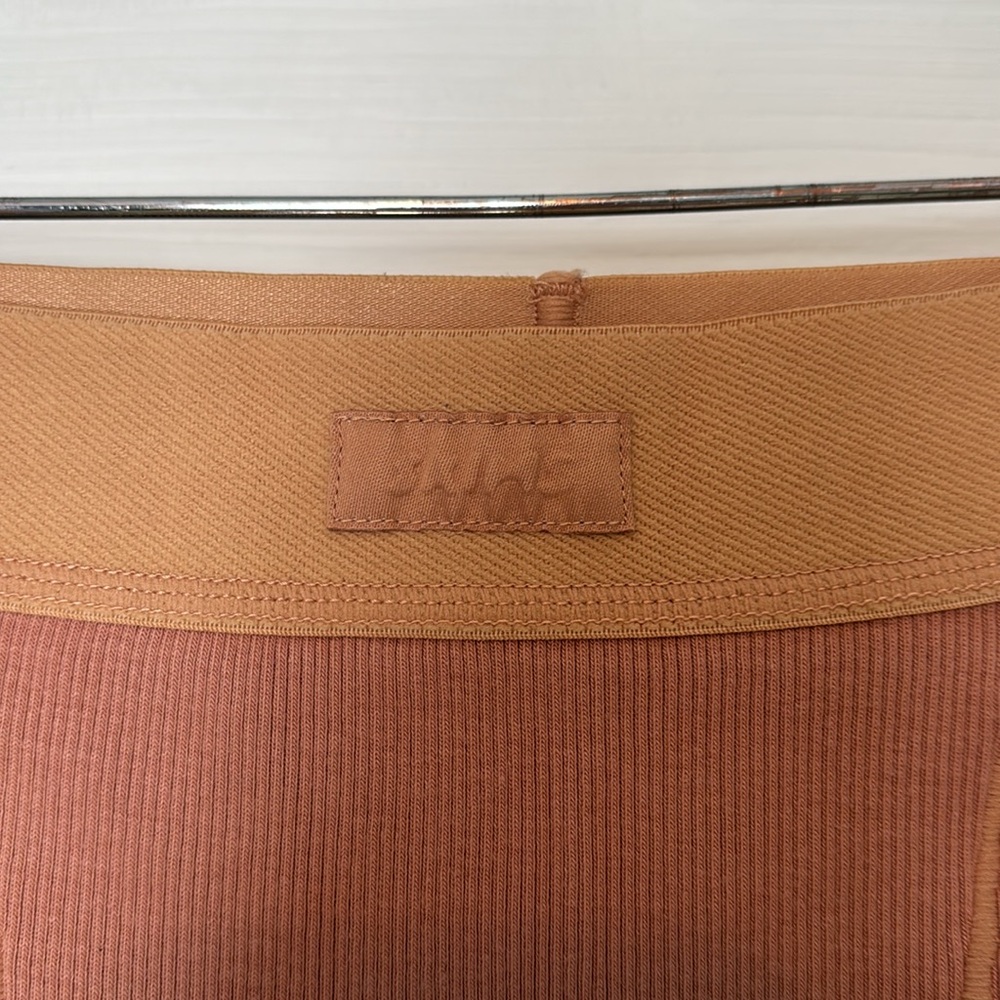 SKIMS bottoms - Picture 2 of 7